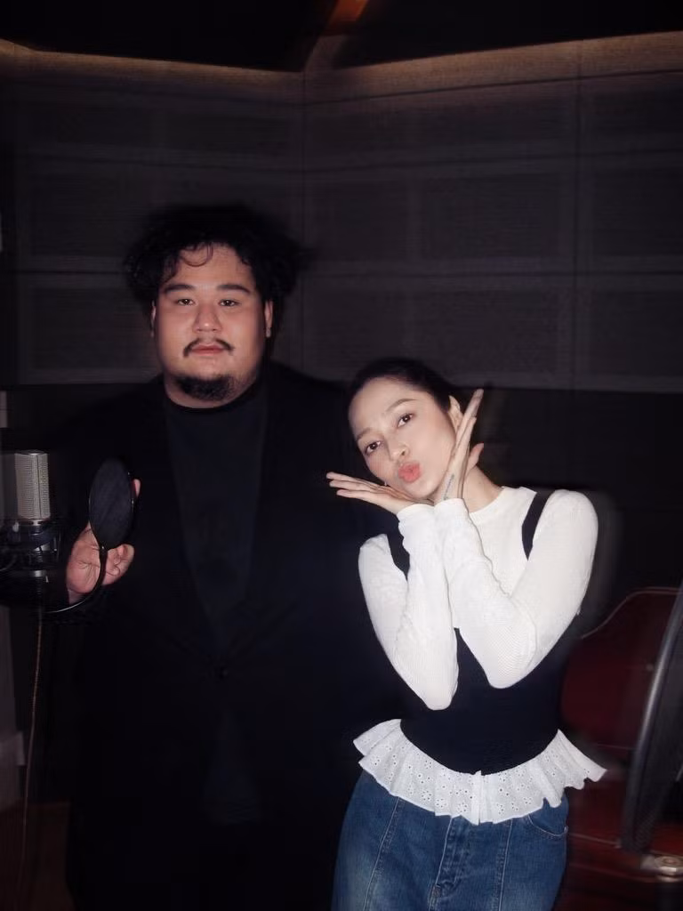 Bảo Anh đáng yêu bên cạnh rapper Táo