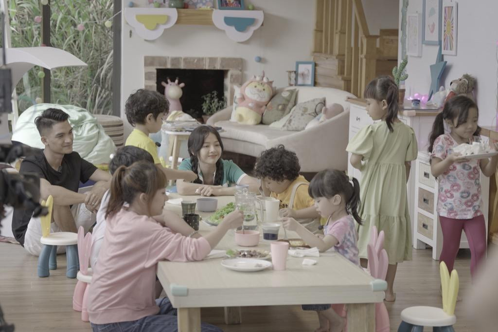 Dàn cast tham gia chương trình cùng các bé bước vào hành trình tại Khu Rừng Nhỏ Dàn cast tham gia chương trình cùng các bé bước vào hành trình tại Khu Rừng Nhỏ