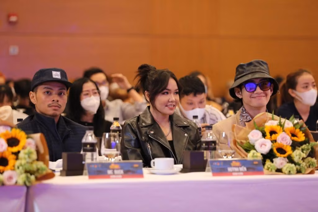 Các giám khảo MC Buck, Huỳnh Mến và Quang Đăng