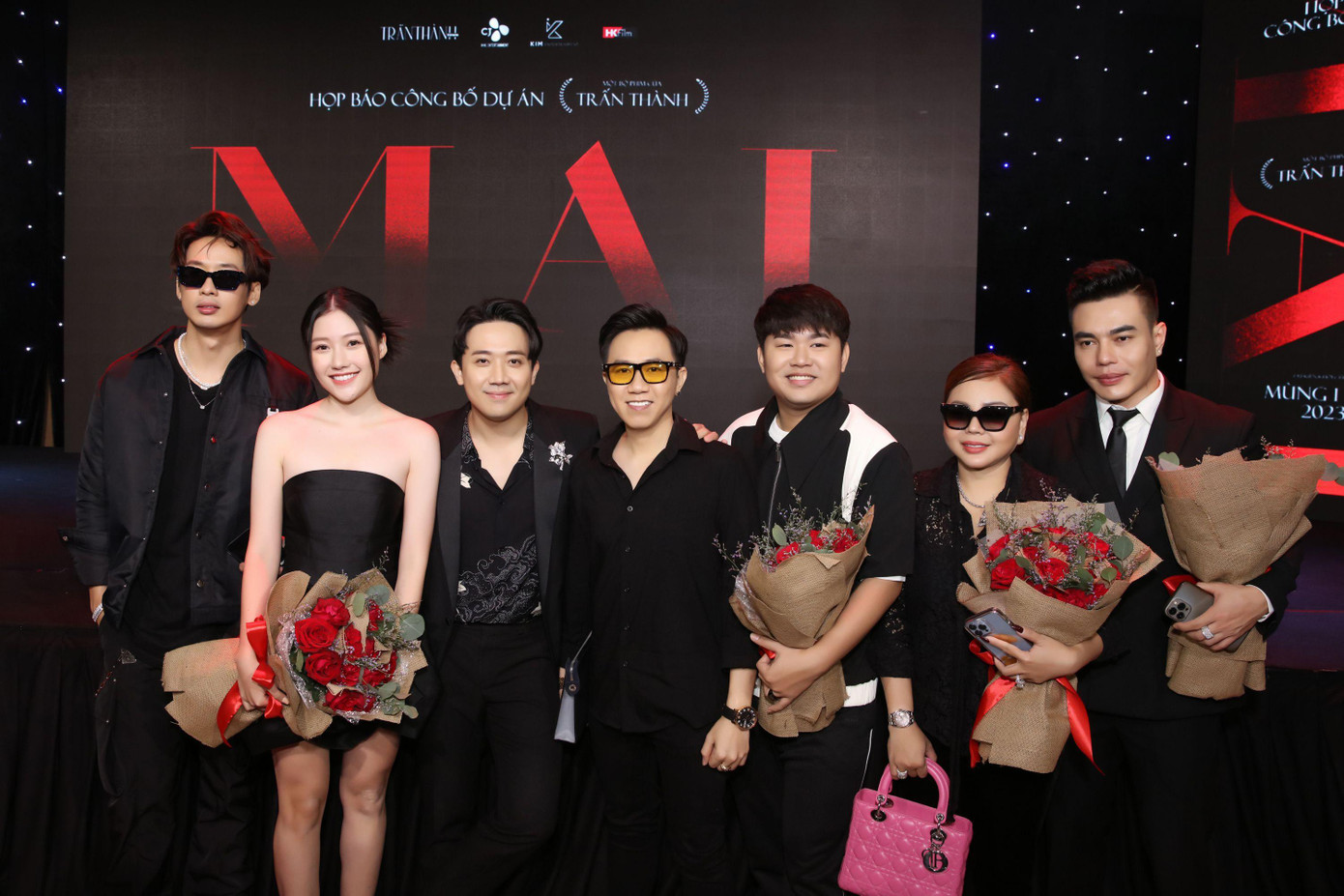 Dàn diễn viên: Tuấn Trần, Uyển Ân, Trấn Thành, Anh Đức, Quốc Khánh, Lê Giang, Lê Dương Bảo Lâm Dàn diễn viên: Tuấn Trần, Uyển Ân, Trấn Thành, Anh Đức, Quốc Khánh, Lê Giang, Lê Dương Bảo Lâm