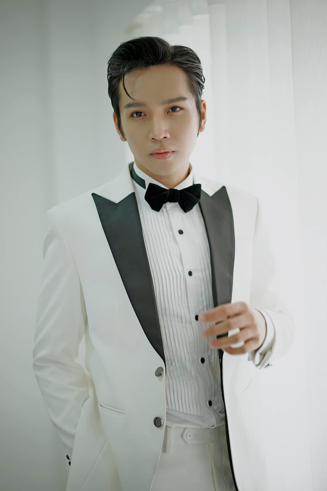 Bạch Công Khanh thường đảm nhận các vai công tử, con nhà giàu.