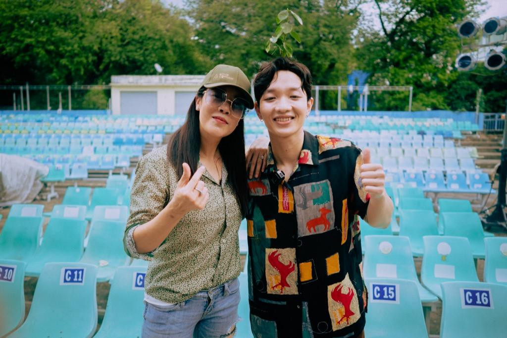 Ca sĩ Thu Phương và Hoàng Dũng tại hậu trường quay MV Ca sĩ Thu Phương và Hoàng Dũng tại hậu trường quay MV