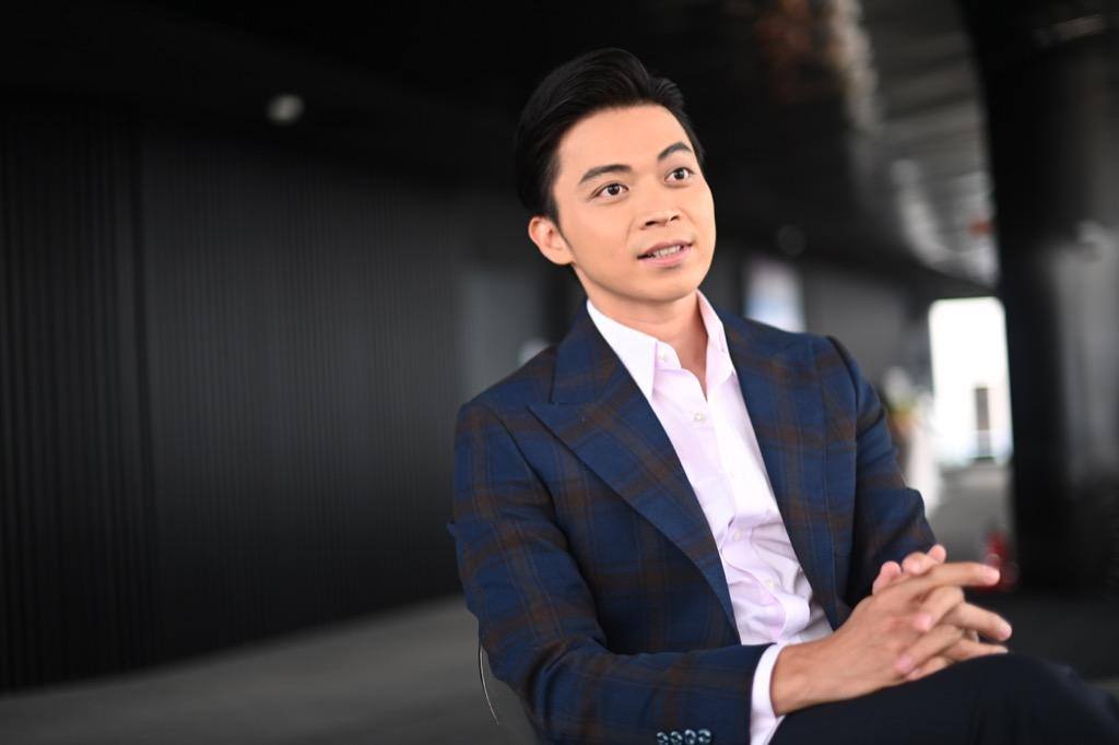 Lân Nhã được khán giả gọi là “quý ông hát tình ca”.