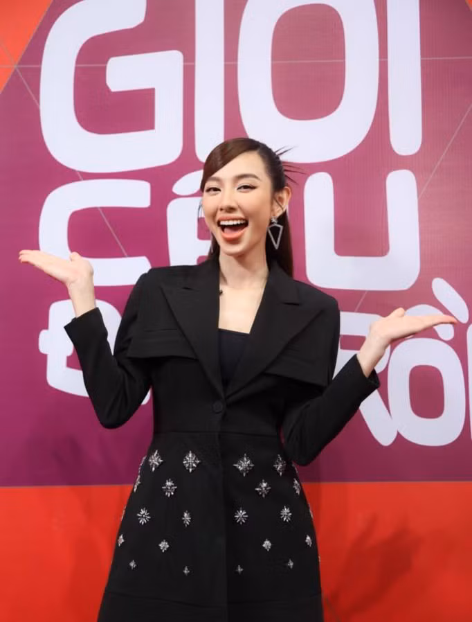 Hoa hậu Thùy Tiên