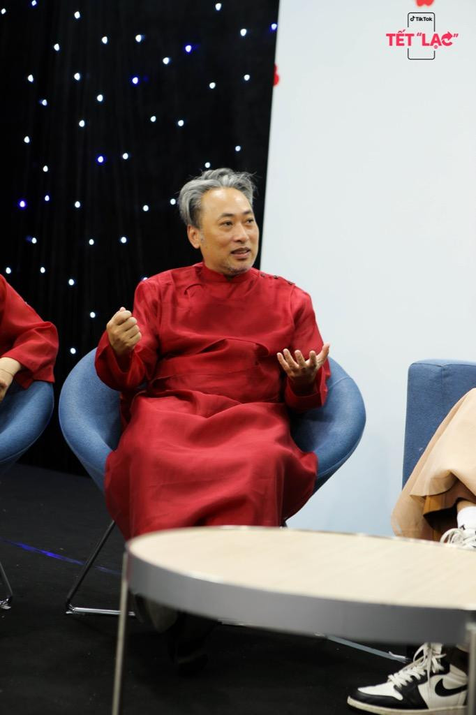 Đạo diễn Nguyễn Quang Dũng Đạo diễn Nguyễn Quang Dũng