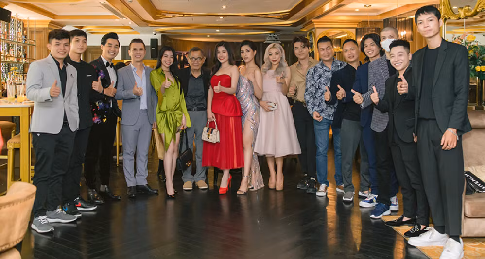 Các ca sĩ, nhạc sĩ và producer tại buổi giới thiệu chương trình Các ca sĩ, nhạc sĩ và producer tại buổi giới thiệu chương trình