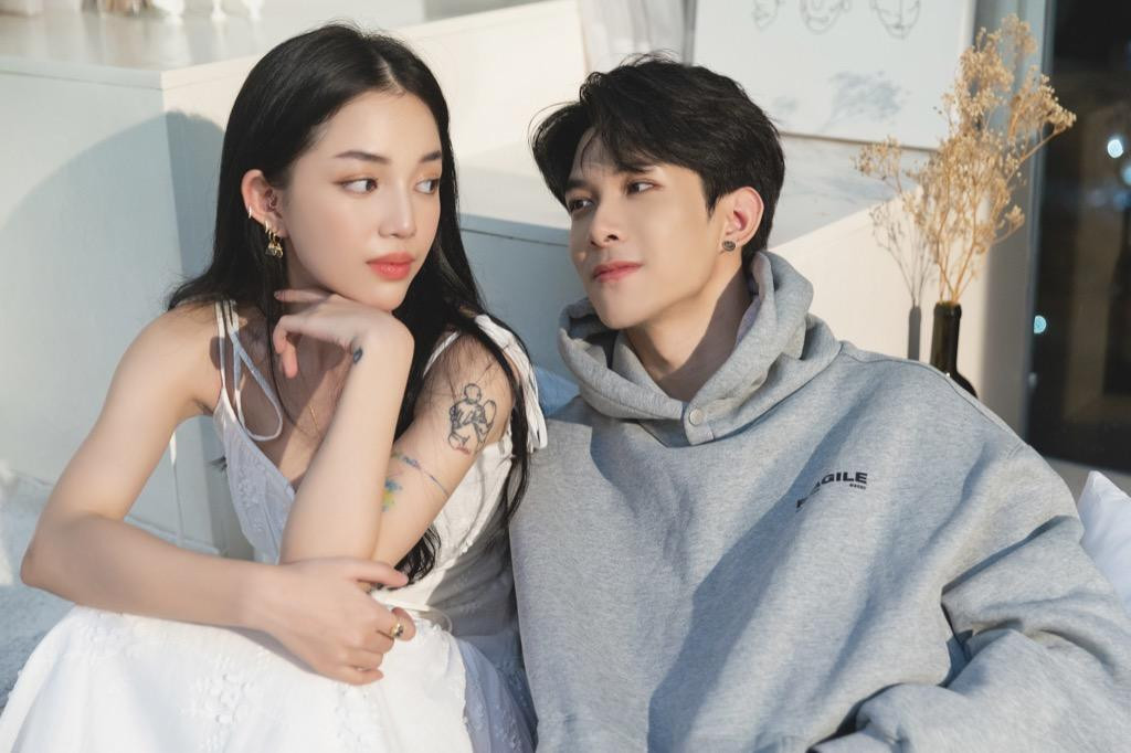 Anh Tú Atus và Linh Ngọc Đàm có nhiều cảnh quay tình cảm, ngọt ngào