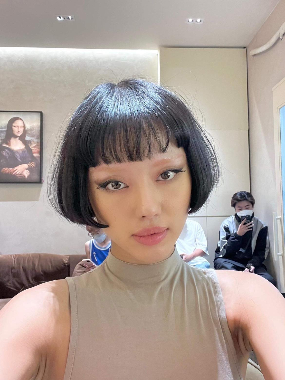 Giao diện mới khó nhận ra của "Cô Em Trendy" Khánh Linh.