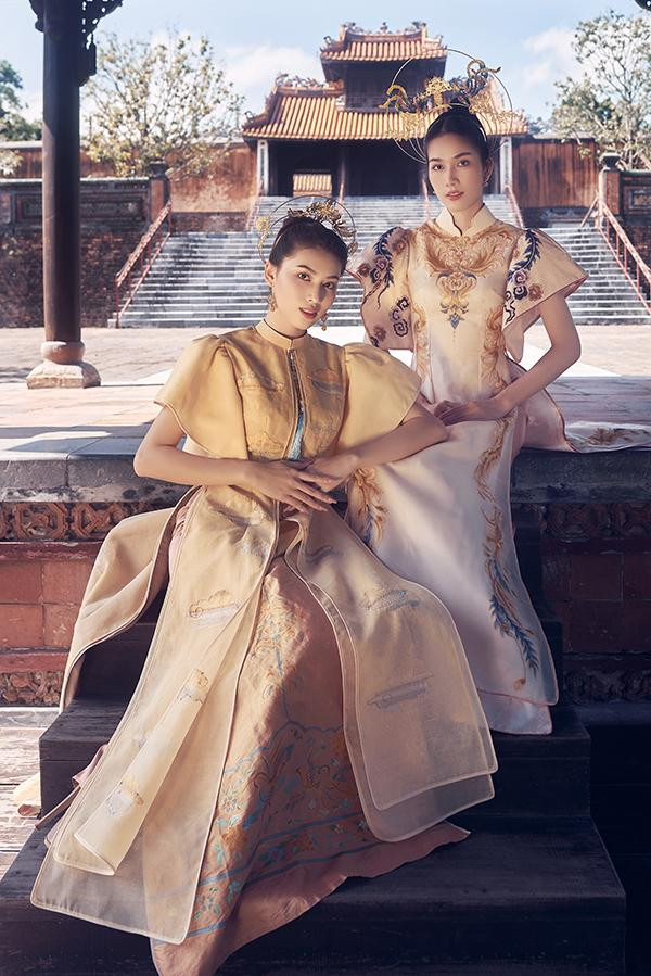 Phương Anh - Ngọc Thảo thường xuyên diện trang phục tương đồng với nhau