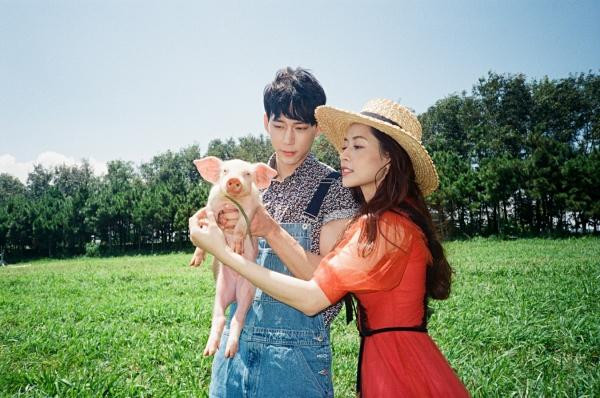 Jin Ju Hyung từng hợp tác nhiều lần với Chi Pu Jin Ju Hyung từng hợp tác nhiều lần với Chi Pu