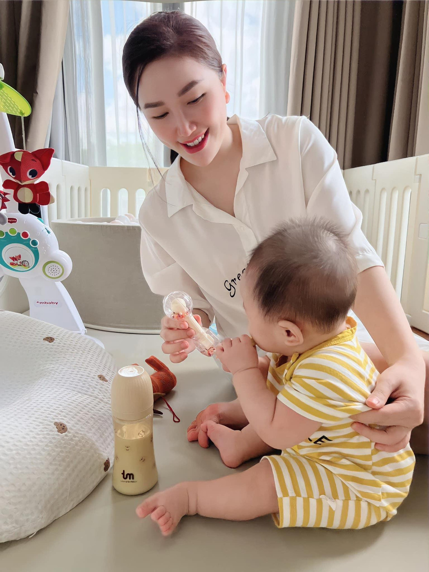 Nàng &quot;công chúa bong bóng&quot; nay dành thời gian cho vai trò làm mẹ, làm vợ và kinh doanh.