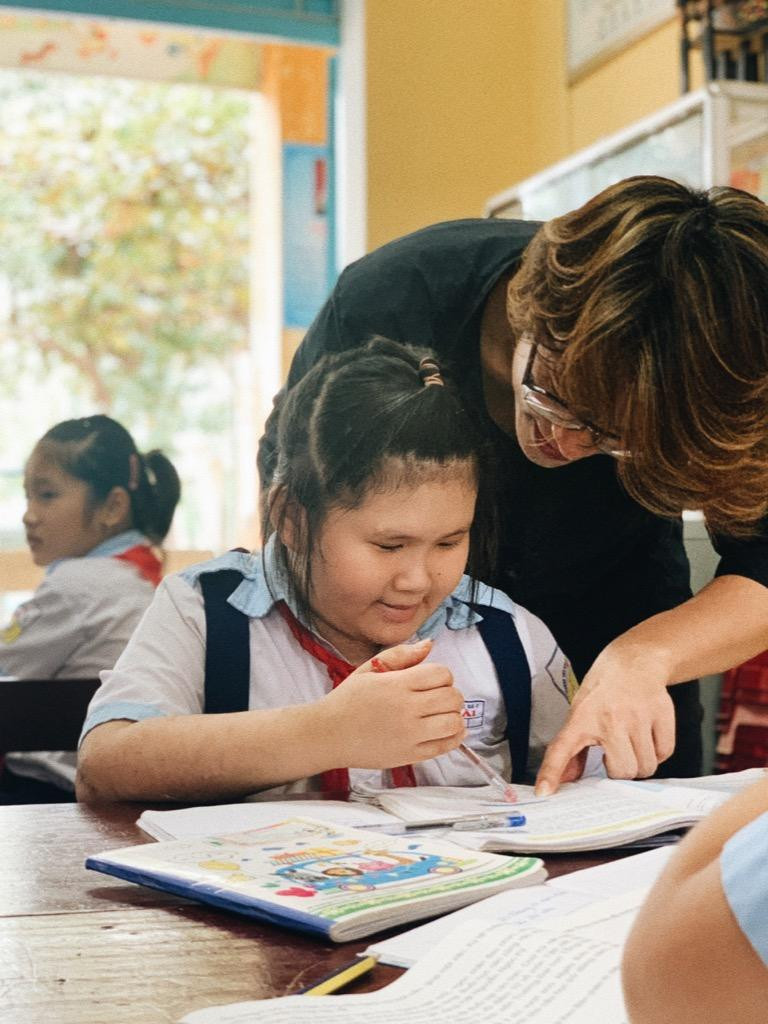 Hà Anh Tuấn tại Trường tiểu học Số 2 Phú Bài (Huế)