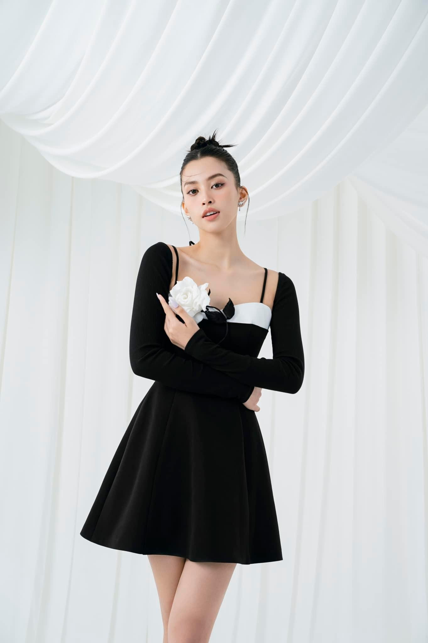 Tiểu Vy là một trong những "best face" được khán giả yêu mến nhất làng hậu Việt. Tiểu Vy là một trong những "best face" được khán giả yêu mến nhất làng hậu Việt.