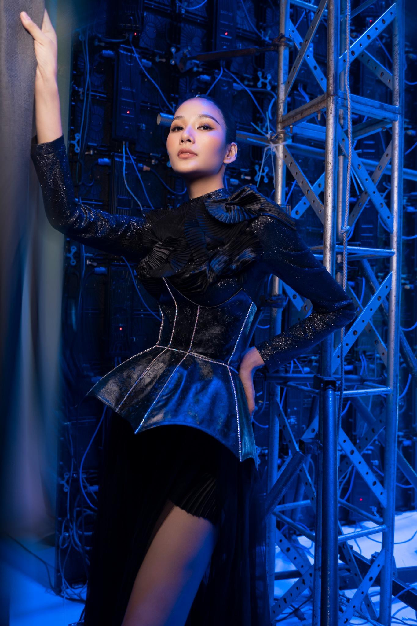 Thần thái, vóc dáng chuẩn mẫu là lợi thế của Hoàng Thùy khi tham MUVN 2017 Thần thái, vóc dáng chuẩn mẫu là lợi thế của Hoàng Thùy khi tham MUVN 2017