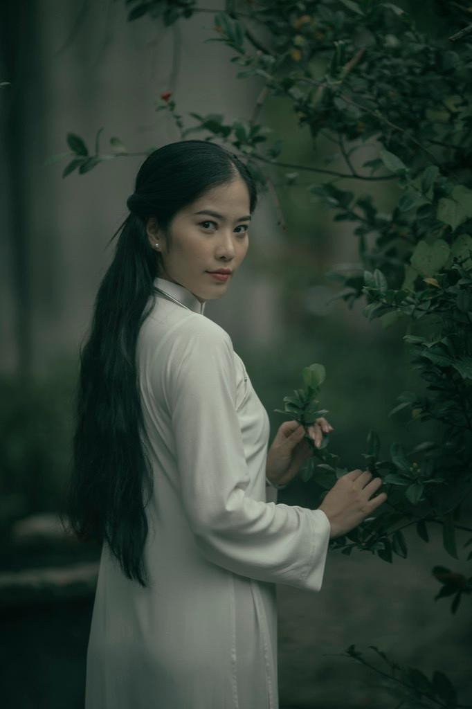 Tạo hình của Bạch Công Khanh và Nam Em trong phim