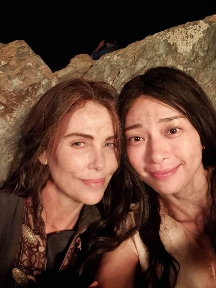 Charlize Theron và Ngô Thanh Vân tại hậu trường quay The Old Guard.