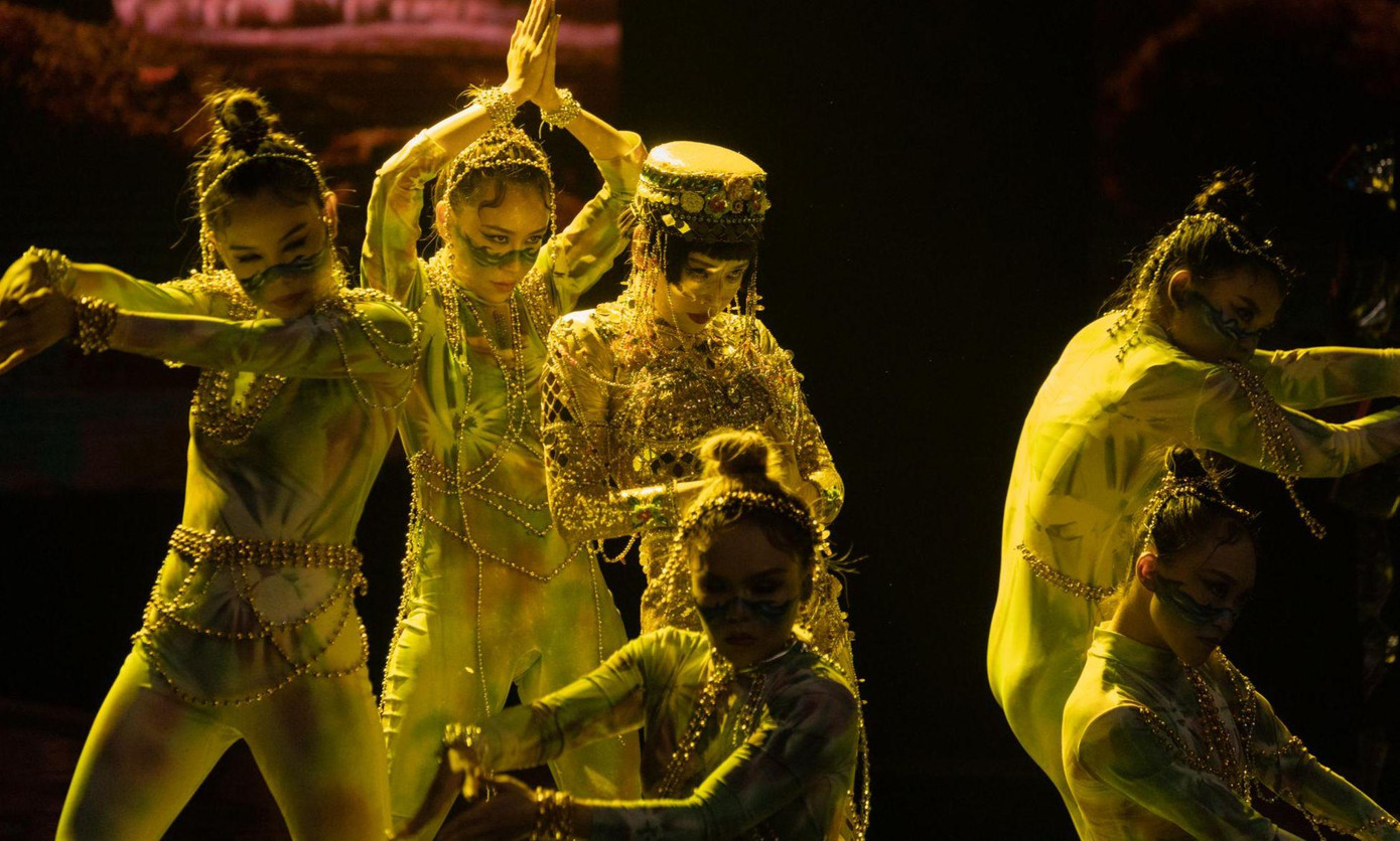 Chi Pu trong tạo hình Siren.