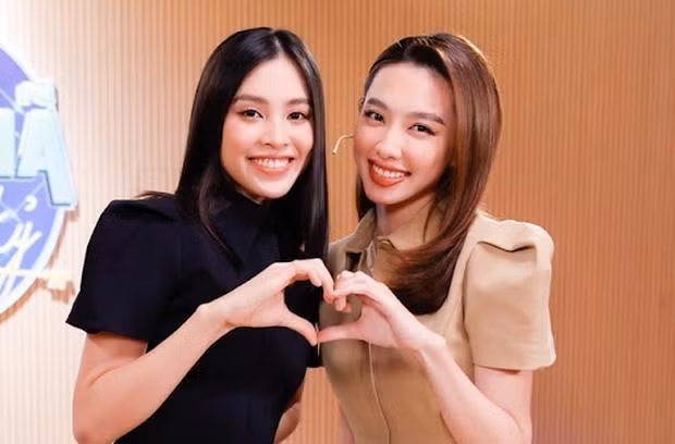 Đôi bạn thân thiết Tiểu Vy - Thùy Tiên luôn rạng ngời khi xuất hiện cùng nhau. Đôi bạn thân thiết Tiểu Vy - Thùy Tiên luôn rạng ngời khi xuất hiện cùng nhau.
