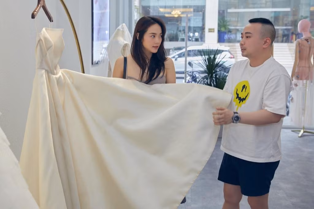 Minh Hằng và NTK Huy Trần