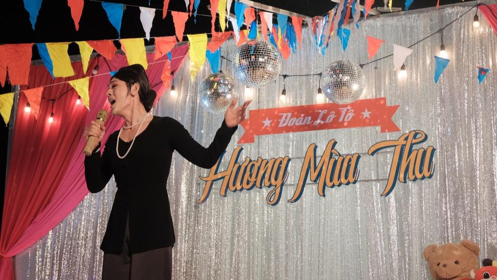 &quot;Dì Mến&quot; Võ Đăng Khoa trở lại với tạo hình quen thuộc