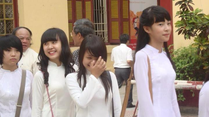 Khi còn đi học, Phí Phương Anh đã sở hữu chiều cao trội hơn bạn bè Khi còn đi học, Phí Phương Anh đã sở hữu chiều cao trội hơn bạn bè