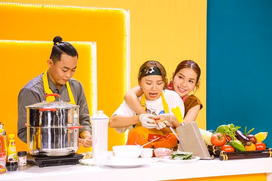 Các nghệ sĩ tự tay thực hiện các món ăn