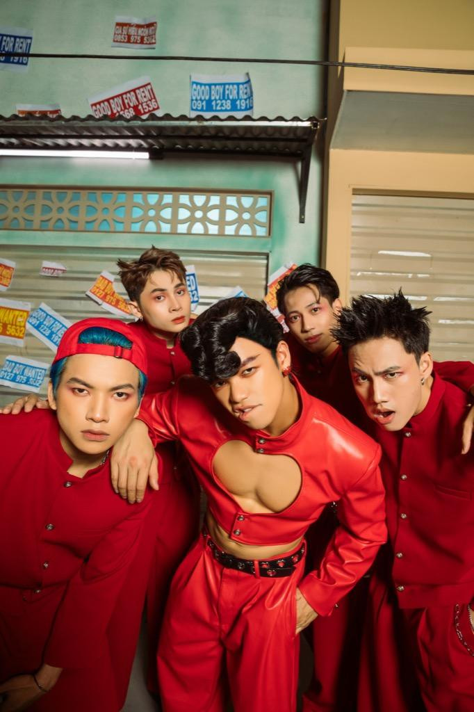 Vũ đạo tiếp tục là điểm nhấn trong MV của Trọng Hiếu Vũ đạo tiếp tục là điểm nhấn trong MV của Trọng Hiếu