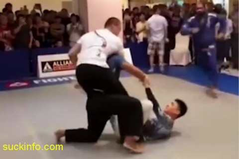 Bê bối 'cao thủ đánh lén' rúng động làng võ Trung Quốc ảnh 1