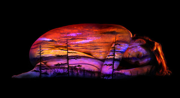 'Nín thở' ngắm mẫu nữ khỏa thân với body painting ảnh 5