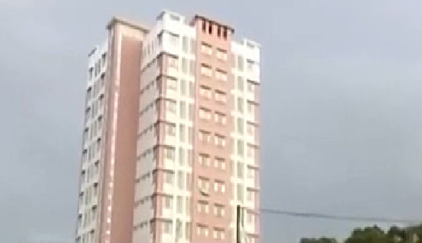 10 video ‘hot’: Thủ môn nhận thẻ đỏ vì 'sàm sỡ' đối phương ảnh 4