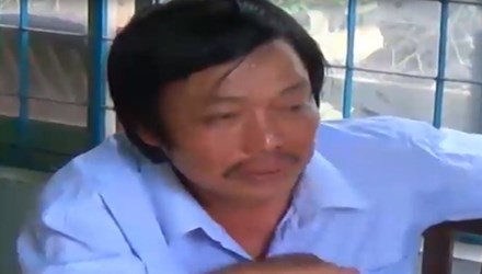 10 video ‘hot’: Thủ môn nhận thẻ đỏ vì 'sàm sỡ' đối phương ảnh 10