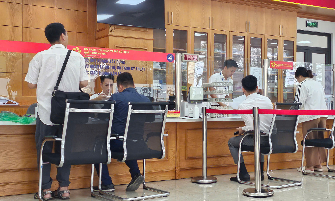 Cán bộ, công chức cấp huyện, xã thôi việc do sắp xếp đơn vị hành chính sẽ được hưởng chính sách bảo lưu lương, phụ cấp... theo Nghị quyết 35/2023 của Uỷ ban Thường vụ Quốc hội. Ảnh: Phan Thiên.