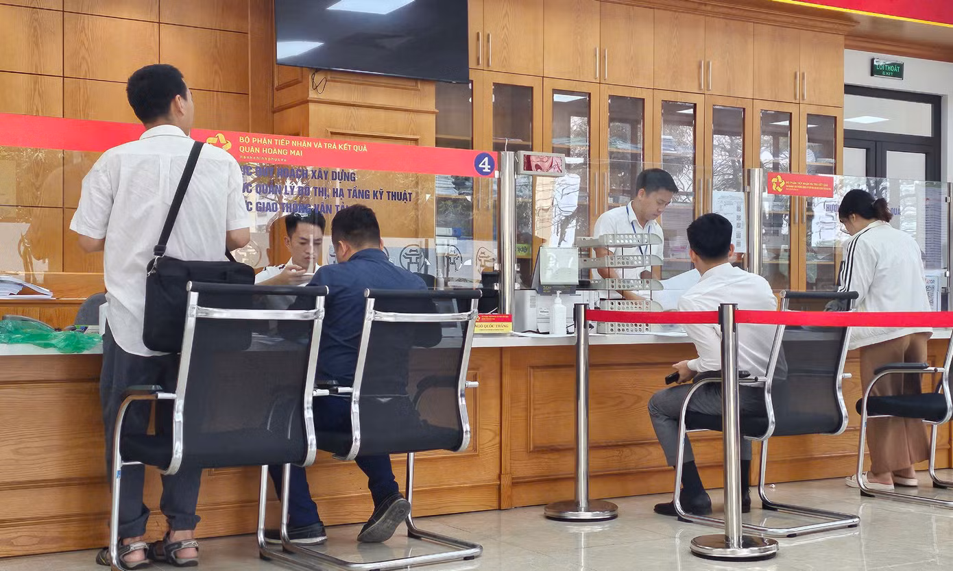 Cán bộ, công chức cấp huyện, xã thôi việc do sắp xếp đơn vị hành chính sẽ được hưởng chính sách bảo lưu lương, phụ cấp... theo Nghị quyết 35/2023 của Uỷ ban Thường vụ Quốc hội. Ảnh: Phan Thiên.