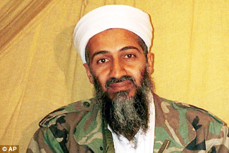Osama bin Laden bị biệt kích Mỹ bắn chết trong một vụ đột kích tại Abbottabad, Pakistan hôm 2-5