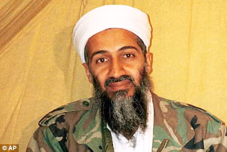 Osama bin Laden bị biệt kích Mỹ bắn chết trong một vụ đột kích tại Abbottabad, Pakistan hôm 2-5