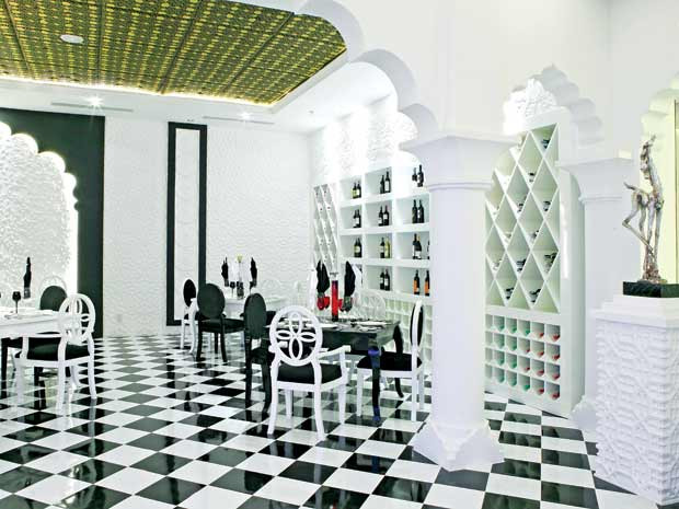 Đường nét kiến trúc, hoa văn phảng phất không gian ngôi đền Taj Mahal Ấn Độ