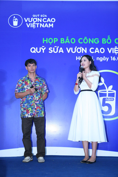 Đại sứ thiện chí của chương trình,nghệ sĩ Xuân Bắc và hoa hậu Hương Giang chia sẻ những suy nghĩ của mình