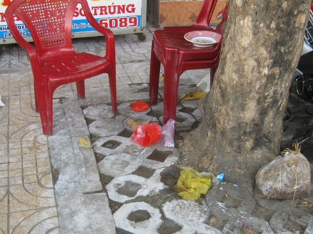 Bịch axit mà Dũng dùng gây án. Bịch axit mà Dũng dùng gây án