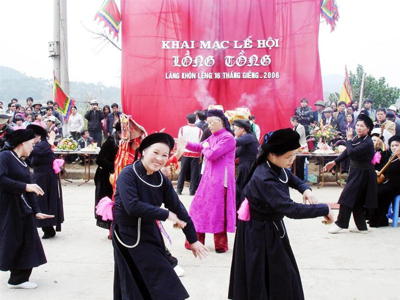 Múa Chầu ở thôn Khòn Lèng cầu mưa thuận, gió hòa