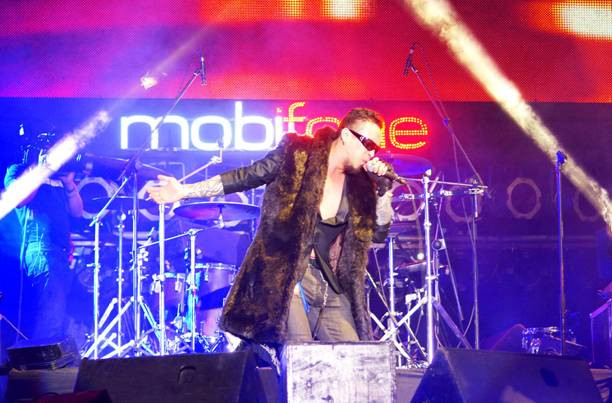 Black Infinity bùng nổ với các ca khúc metal