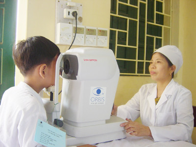 Kiểm tra tật khúc xạ cho học sinh. Kiểm tra tật khúc xạ cho học sinh