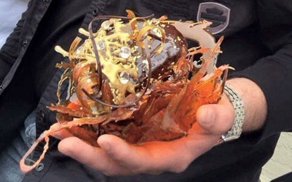 Làm bánh rán 'mạ vàng' để cầu hôn bạn gái ảnh 1