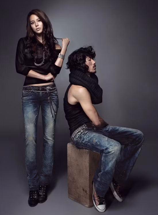 'Búp bê' Park Shi Yeon khoe dáng gợi cảm ảnh 10