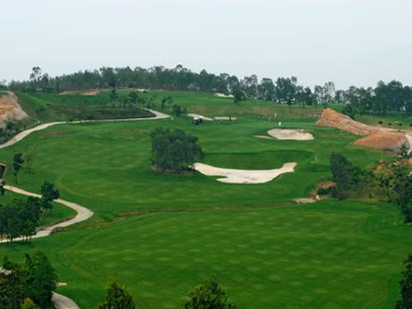 Dành quá nhiều đất cho sân golf (ảnh minh họa) . Dành quá nhiều đất cho sân golf (ảnh minh họa)