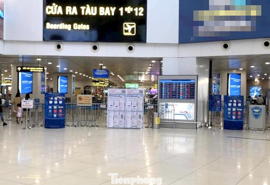 Không còn cảnh xếp hàng tại khu vực soi chiếu an ninh sân bay Nội Bài.