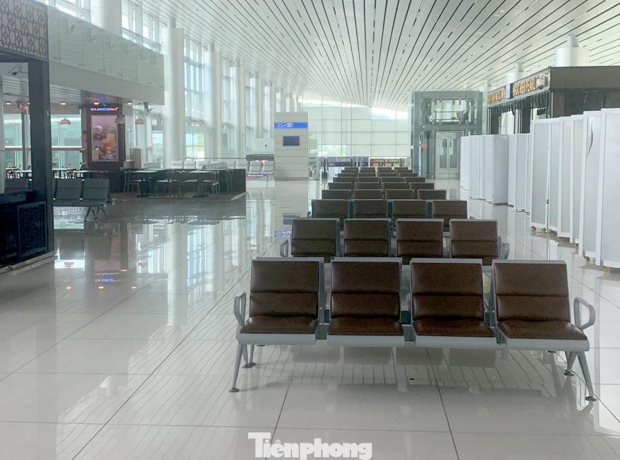 Sân bay đìu hiu mùa COVID-19 ảnh 16