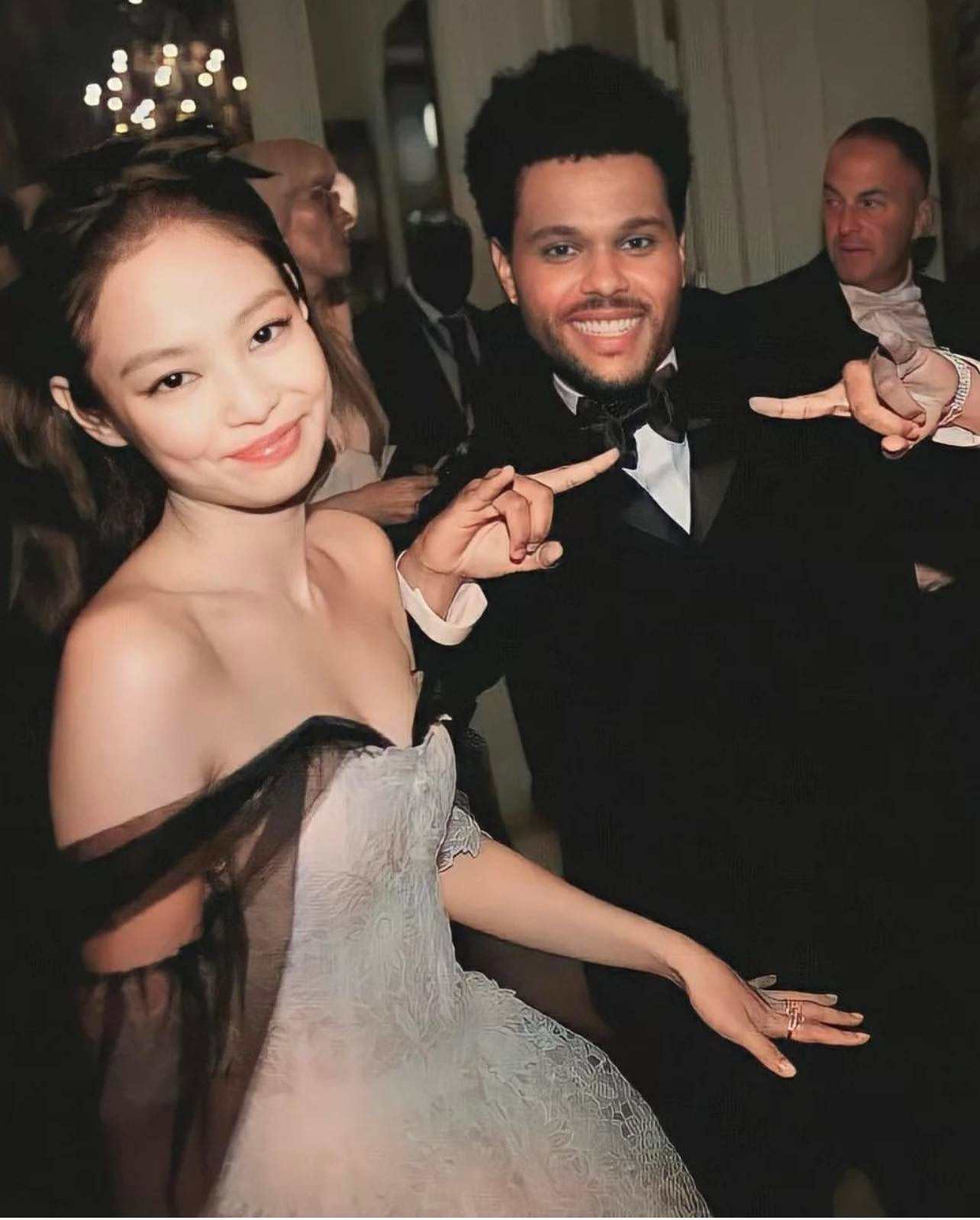 Cô chia sẻ về cách làm sao giữ thăng bằng chính mình với một loạt hoạt động lớn như vậy: “Thành thật mà nói, tôi chỉ thức dậy và tôi làm những gì tôi phải làm". Cô chia sẻ về cách làm sao giữ thăng bằng chính mình với một loạt hoạt động lớn như vậy: “Thành thật mà nói, tôi chỉ thức dậy và tôi làm những gì tôi phải làm".