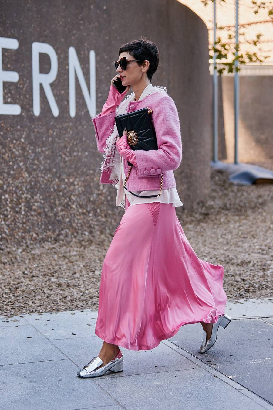 Trong những tình huống như đi thi bằng lái hay phỏng vấn visa, bạn có nhiều khả năng bị thẩm vấn kỹ lưỡng hơn so với những người khác. Trong những tình huống như đi thi bằng lái hay phỏng vấn visa, bạn có nhiều khả năng bị thẩm vấn kỹ lưỡng hơn so với những người khác.