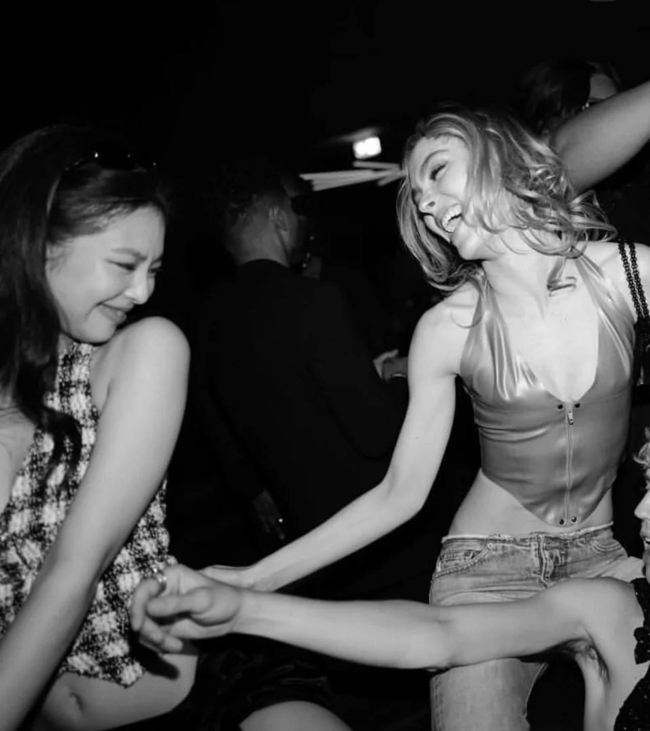 Trước đây, hai người đã gặp nhau tại các buổi trình diễn của Chanel. Trước đây, hai người đã gặp nhau tại các buổi trình diễn của Chanel.