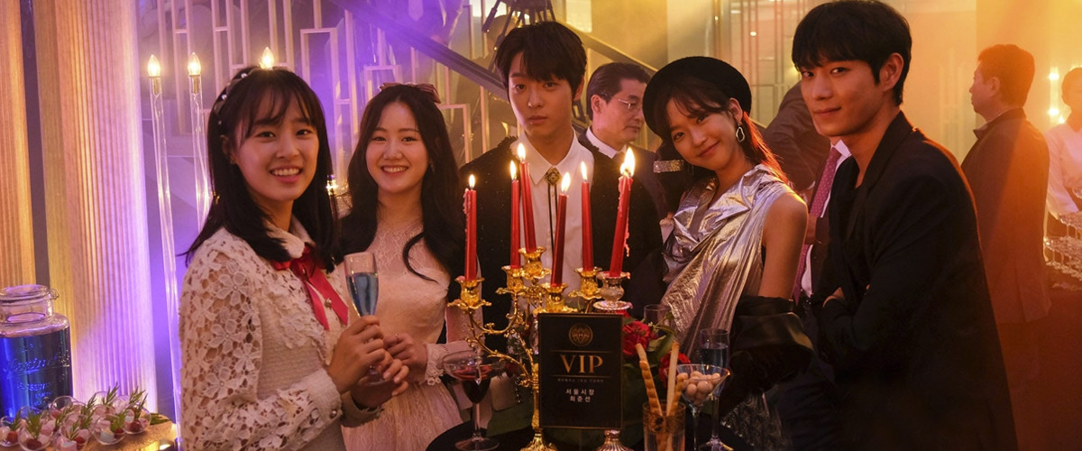 Người giàu luôn ưu tiên những tấm vé VIP, không ngại chi nhiều tiền cho các dịch vụ tốt nhất.